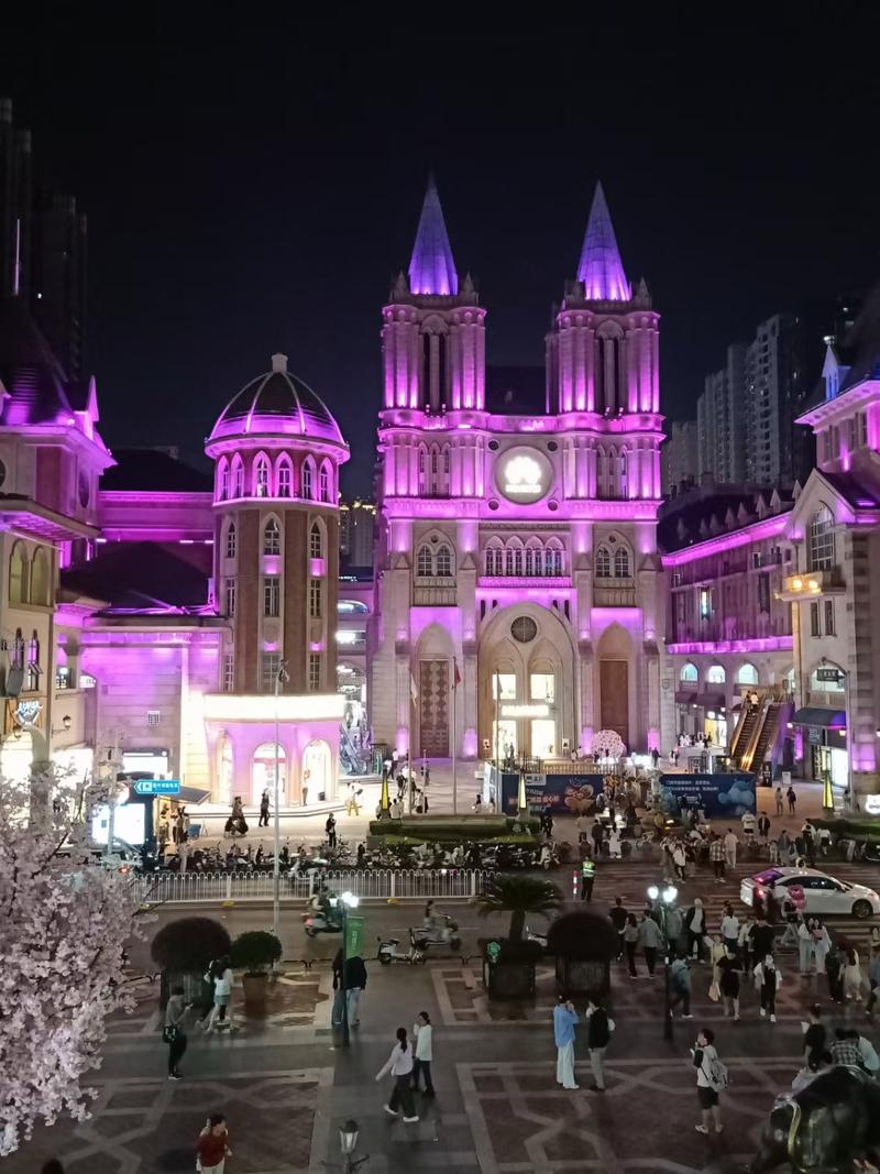 武汉休闲好去处大盘点！江汉路与光谷步行街魅力十足