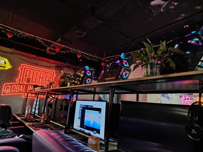 武汉夜晚生活超丰富！热闹商圈网咖等你来体验